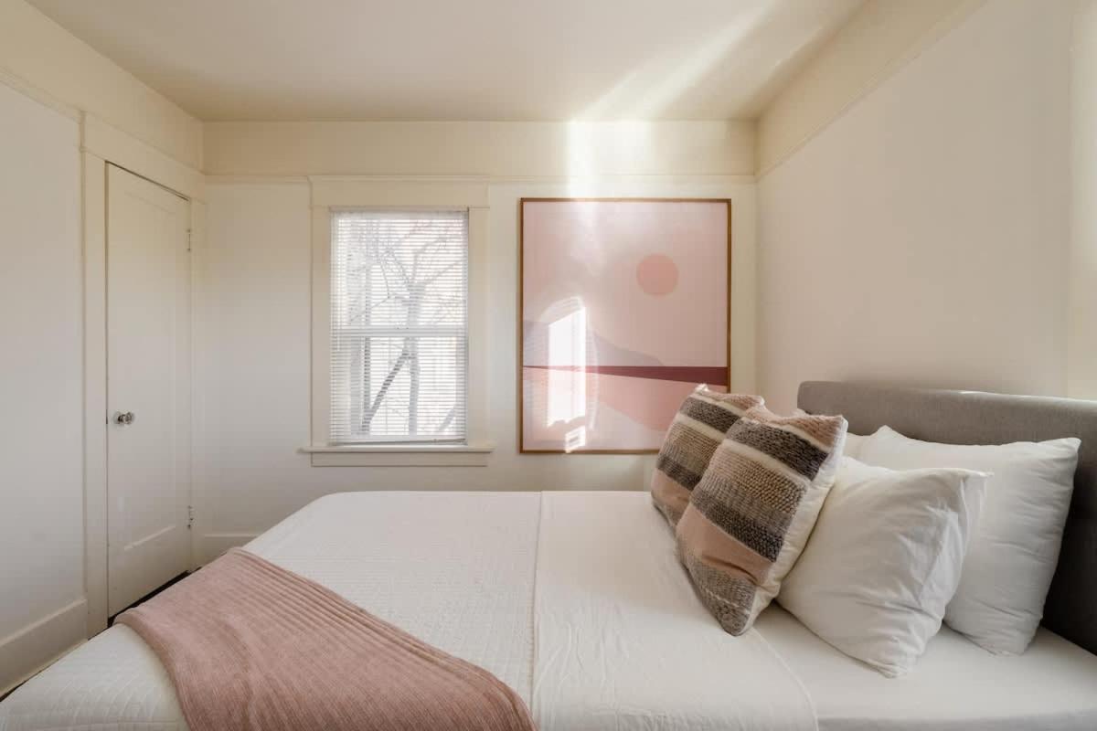 Hébergement de vacances - Heartofbuckman Midcentury Dream 86 Walkscore 3br Portland