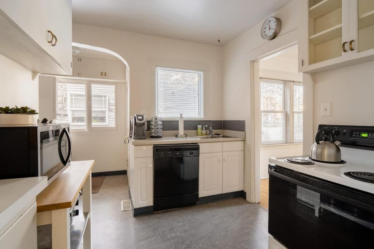 - Heartofbuckman Midcentury Dream 86 Walkscore 3br * Portland